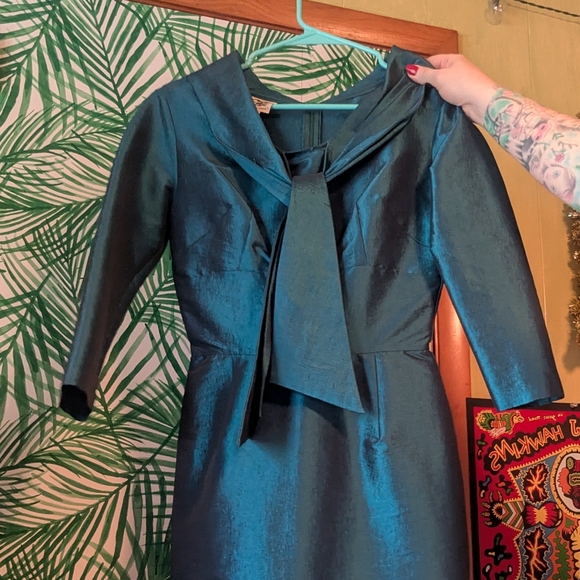 Vintage-Style Teal Satin Tie-Neck Dress - Picture 4 of 6